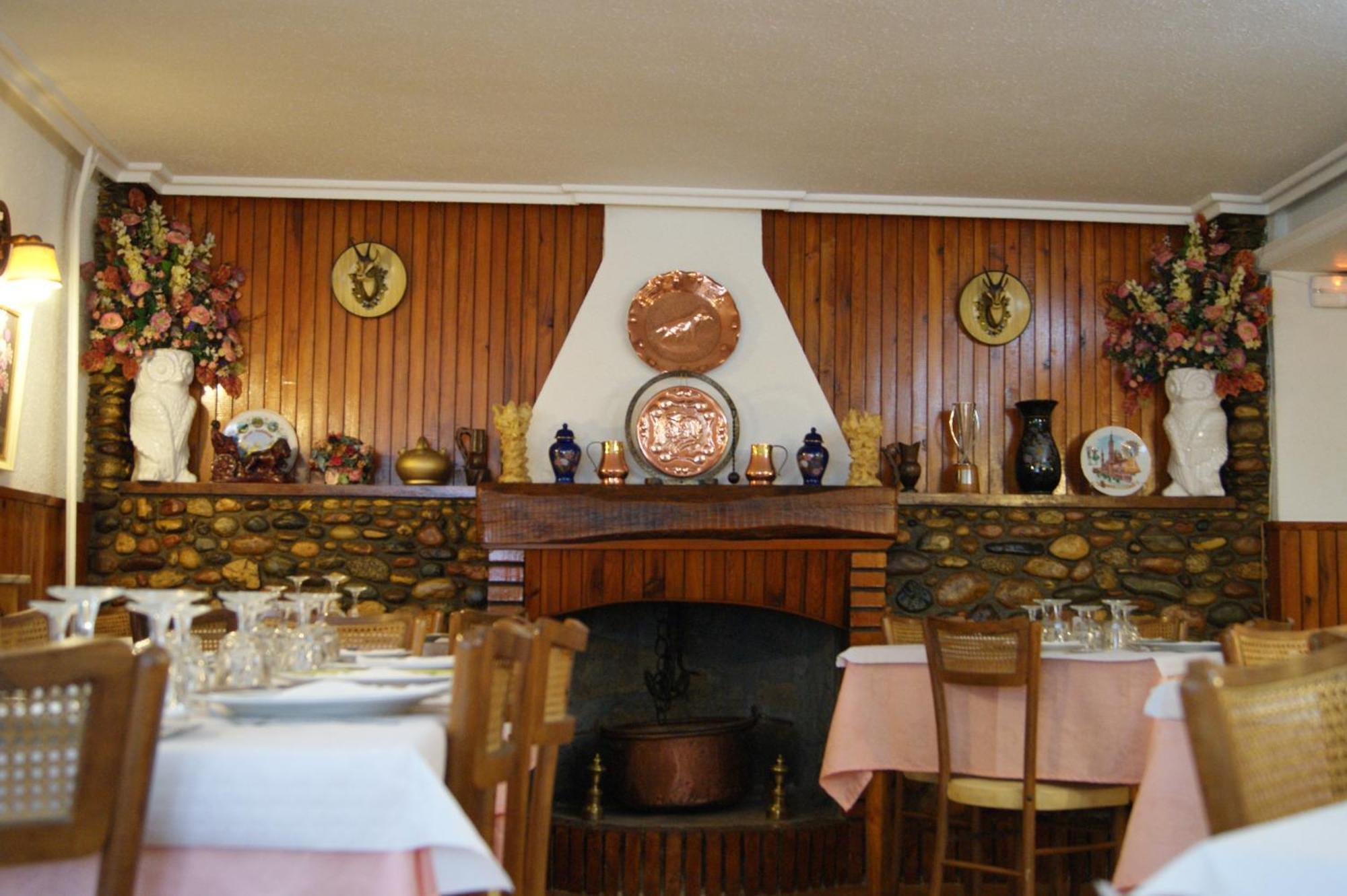 Hostal Pirineos Meliz Bielsa Kültér fotó