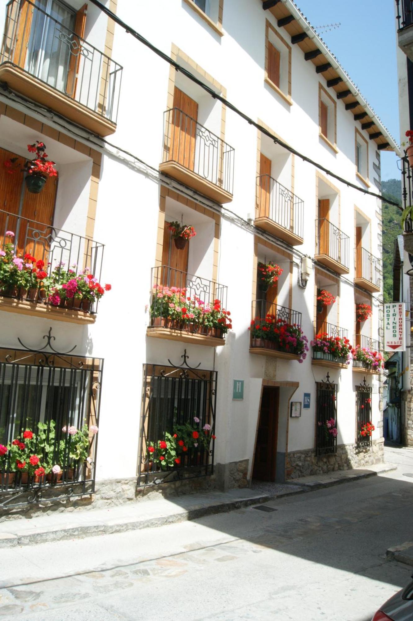 Hostal Pirineos Meliz Bielsa Kültér fotó